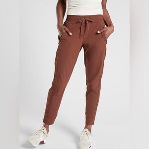 Athleta Trekkie North High Rise Jogger Pants Brown Mahogany 6